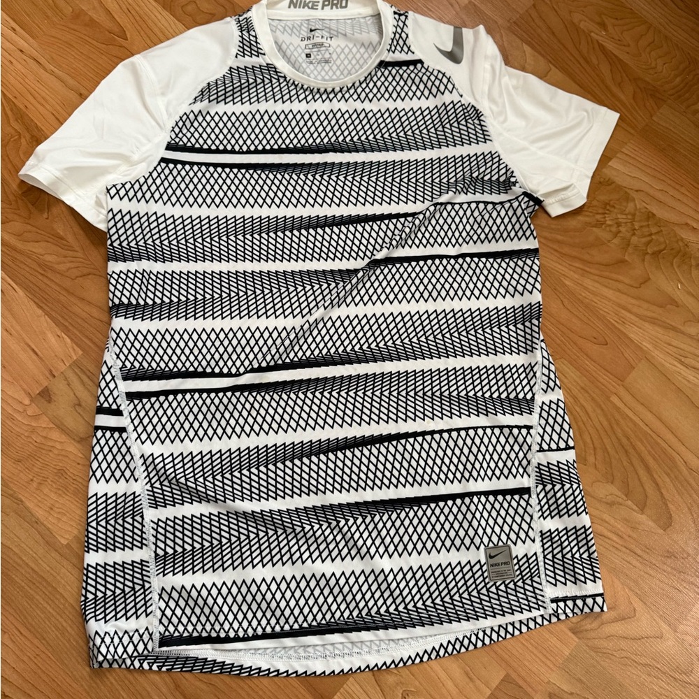 Nike Men’s active shirt.